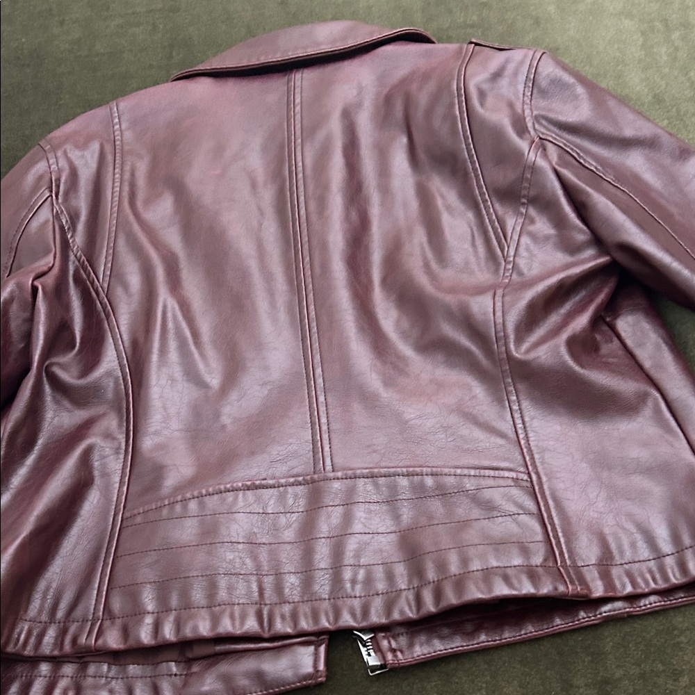 Levi's Women's oxblood color faux leather Jacket - Picture 12 of 15